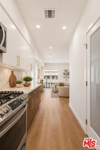 2115 Beachwood Terrace, Los Angeles, CA 90068