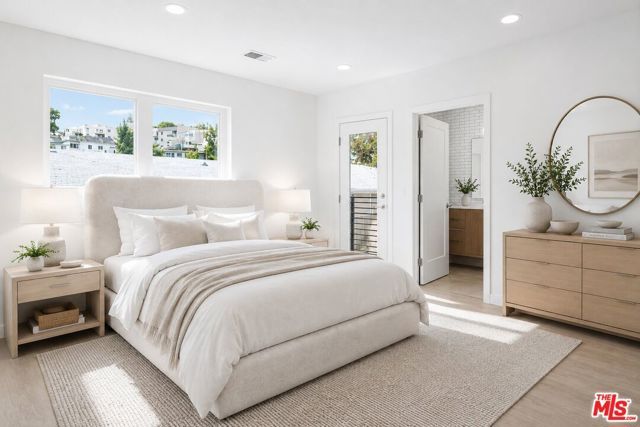 2115 Beachwood Terrace, Los Angeles, CA 90068