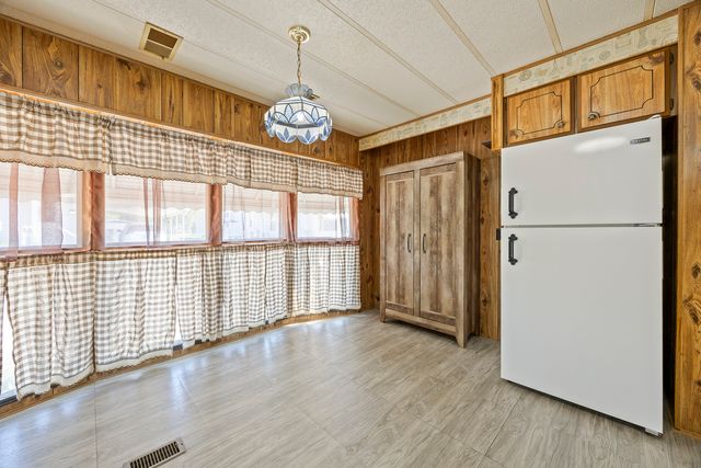 27W370 Geneva Road 19, West Chicago, IL 60185