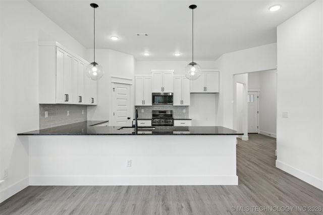 6203 N 30th Street, Broken Arrow, OK 74014