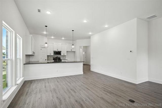 6203 N 30th Street, Broken Arrow, OK 74014