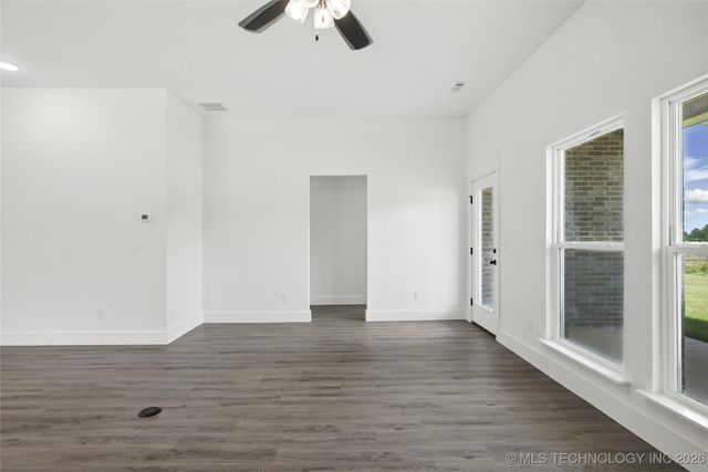 6203 N 30th Street, Broken Arrow, OK 74014