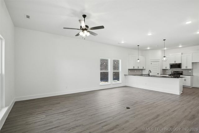 6203 N 30th Street, Broken Arrow, OK 74014