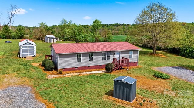 2486 Evening Drive, Claremont, NC 28610