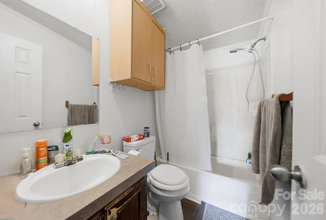 2486 Evening Drive, Claremont, NC 28610