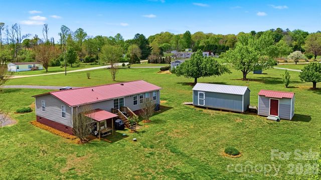 2486 Evening Drive, Claremont, NC 28610