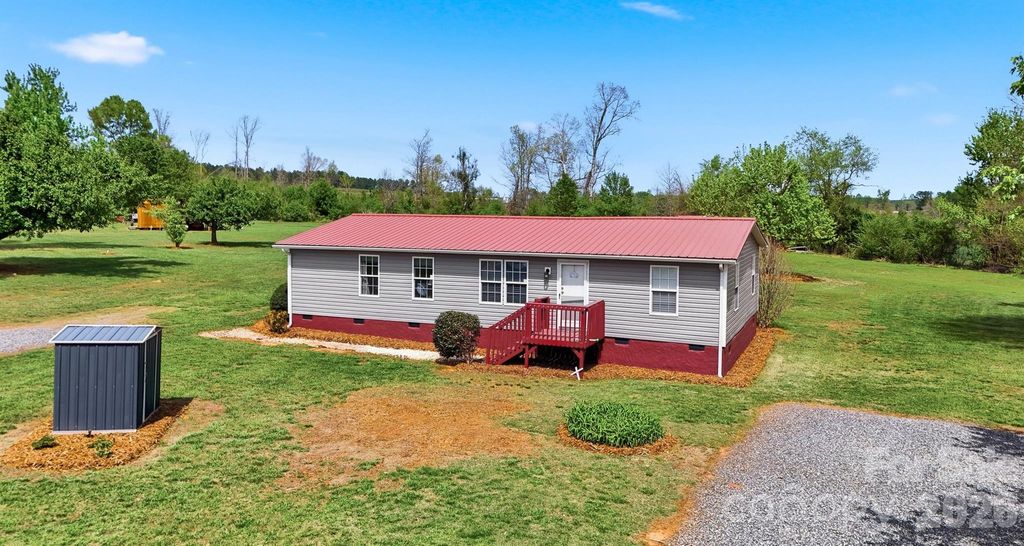 2486 Evening Drive, Claremont, NC 28610
