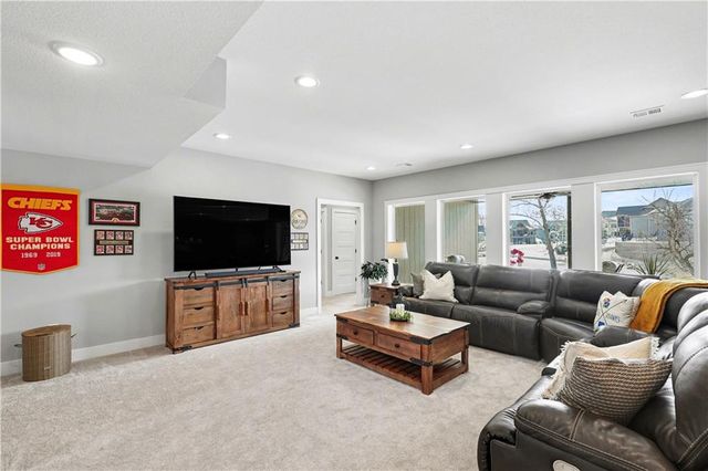 22525 W 87th Terrace, Lenexa, KS 66227