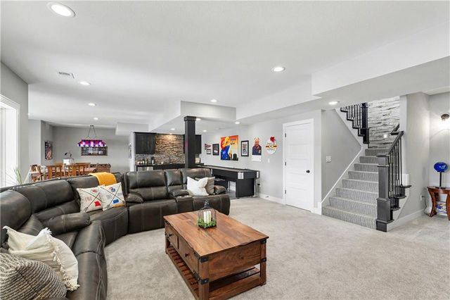 22525 W 87th Terrace, Lenexa, KS 66227