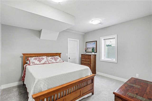 22525 W 87th Terrace, Lenexa, KS 66227