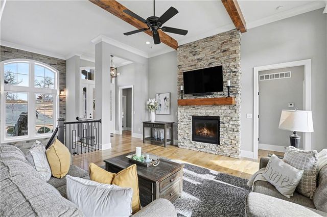 22525 W 87th Terrace, Lenexa, KS 66227