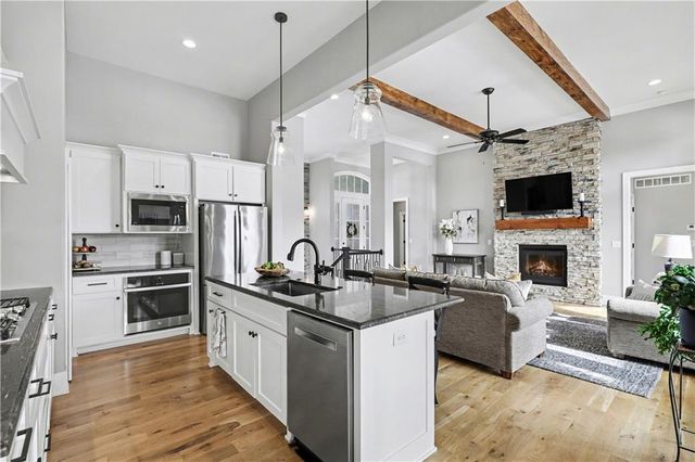 22525 W 87th Terrace, Lenexa, KS 66227