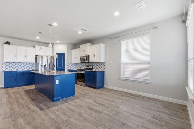 225 Oldcastle Way, Fort Worth, TX 76052