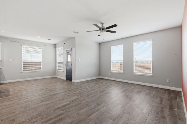 225 Oldcastle Way, Fort Worth, TX 76052