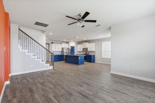 225 Oldcastle Way, Fort Worth, TX 76052