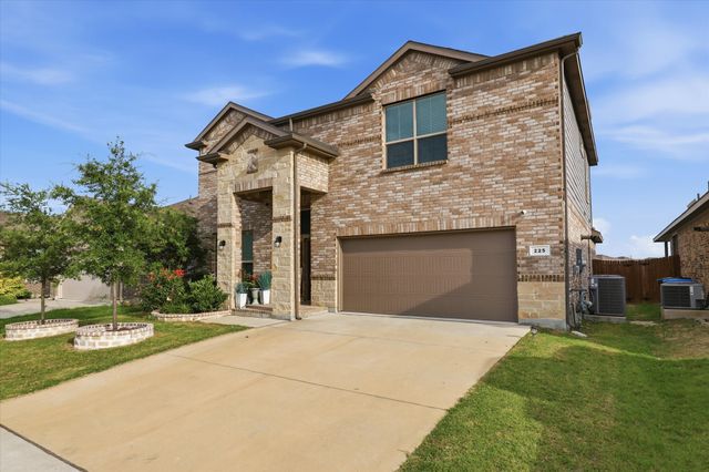 225 Oldcastle Way, Fort Worth, TX 76052