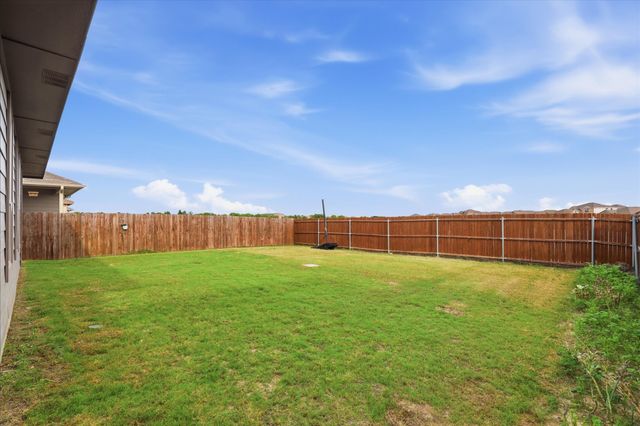 225 Oldcastle Way, Fort Worth, TX 76052