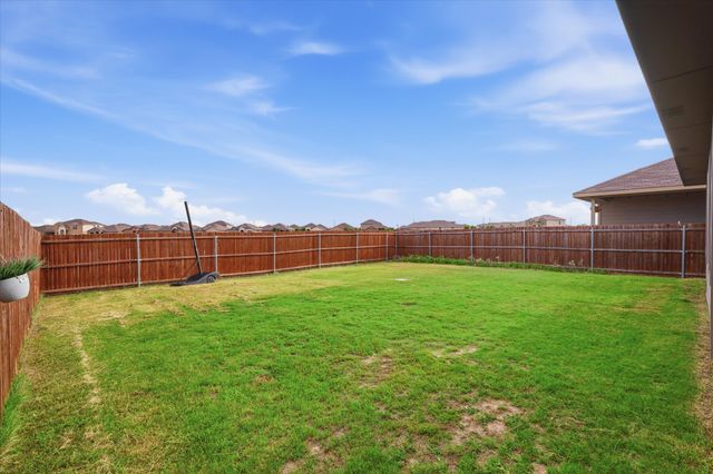 225 Oldcastle Way, Fort Worth, TX 76052