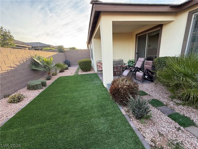 9585 Sard Lane, Las Vegas, NV 89143