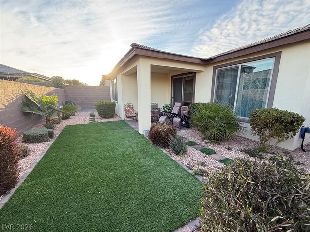 9585 Sard Lane, Las Vegas, NV 89143