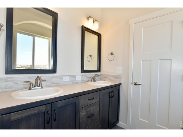 1145 Bitterroot Ct, Johnstown, CO 80534