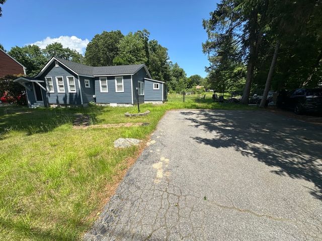89 Dudley St, Marlborough, MA 01752