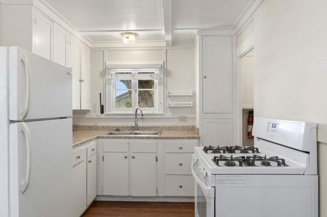 215 6th Street, Pacific Grove, CA 93950