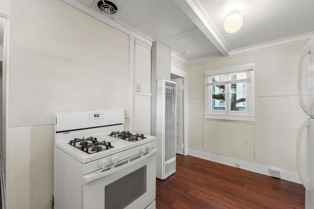 215 6th Street, Pacific Grove, CA 93950