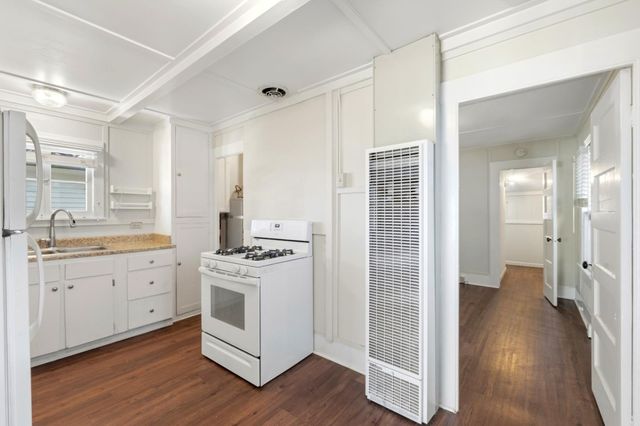 215 6th Street, Pacific Grove, CA 93950