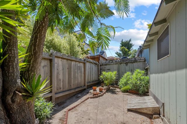 215 6th Street, Pacific Grove, CA 93950