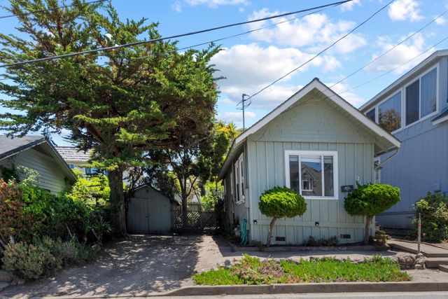 215 6th Street, Pacific Grove, CA 93950