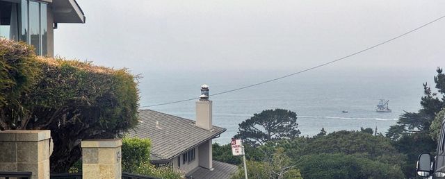 215 6th Street, Pacific Grove, CA 93950
