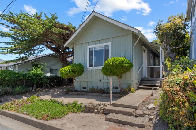215 6th Street, Pacific Grove, CA 93950
