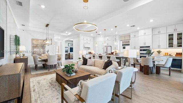 15697 Genova Drive, Naples, FL 34114