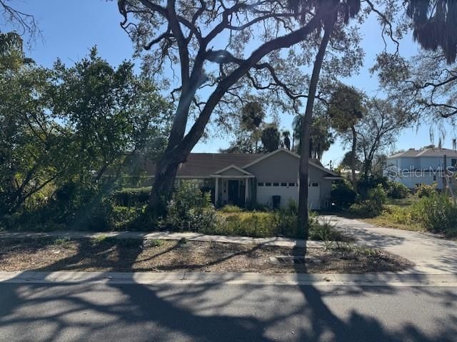 4704 W ESTRELLA STREET, Tampa, FL 33629