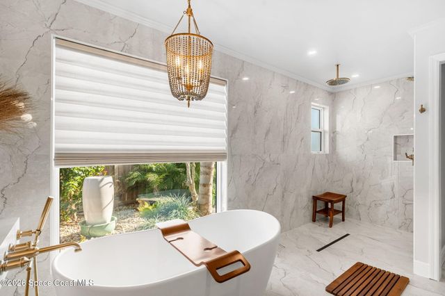 656 Franklyn Avenue, Indialantic, FL 32903