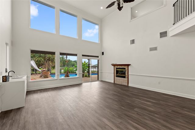 142 Deer Island Road, Mabank, TX 75156