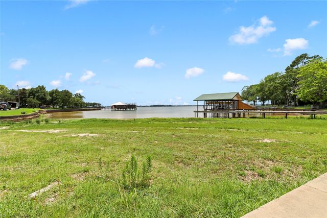 142 Deer Island Road, Mabank, TX 75156