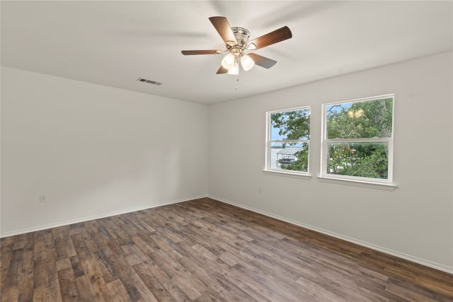 142 Deer Island Road, Mabank, TX 75156