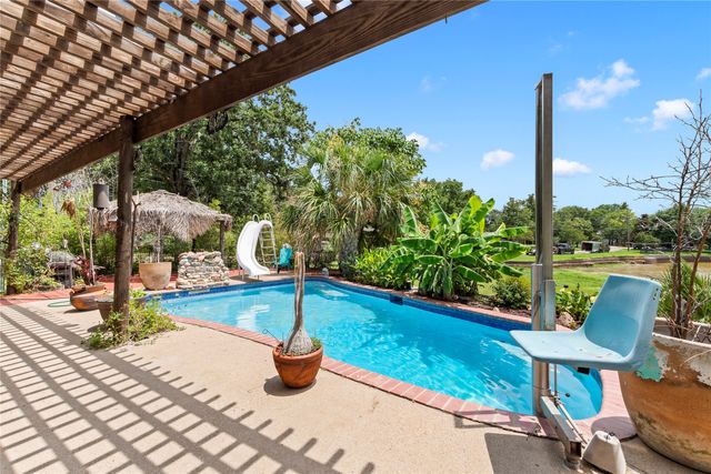142 Deer Island Road, Mabank, TX 75156