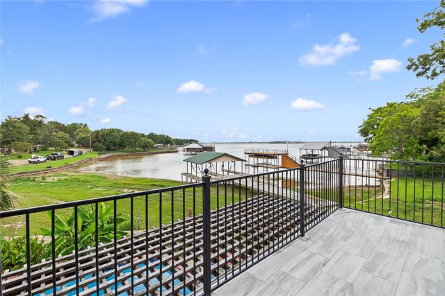 142 Deer Island Road, Mabank, TX 75156