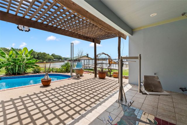 142 Deer Island Road, Mabank, TX 75156