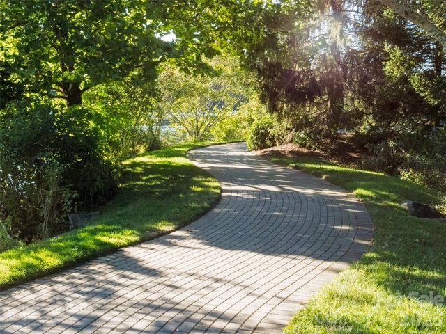 541 Welsh Partridge Circle, Biltmore Lake, NC 28715
