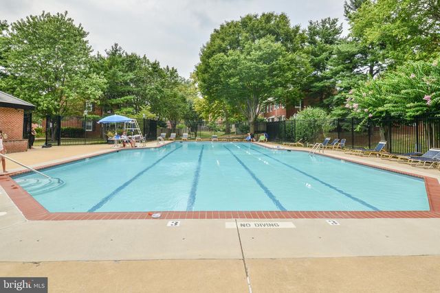 3057 S BUCHANAN ST #A1, Arlington, VA 22206