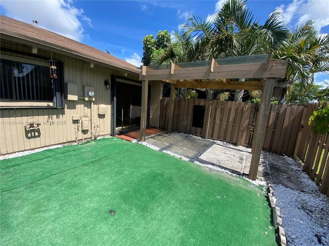 2031 SW 81st Way, Davie, FL 33324