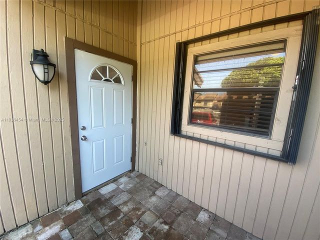 2031 SW 81st Way, Davie, FL 33324
