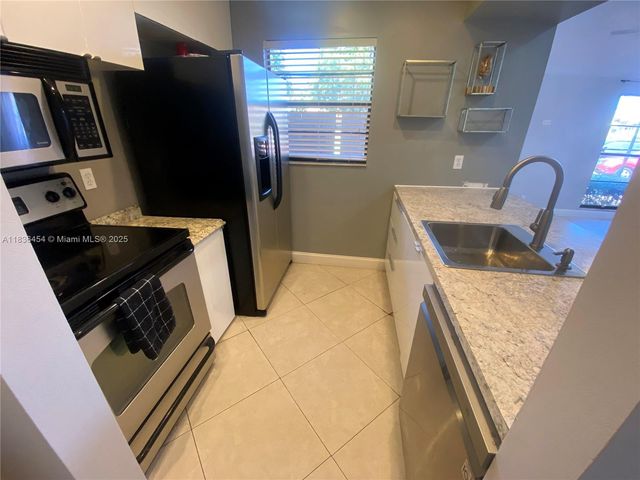 2031 SW 81st Way, Davie, FL 33324