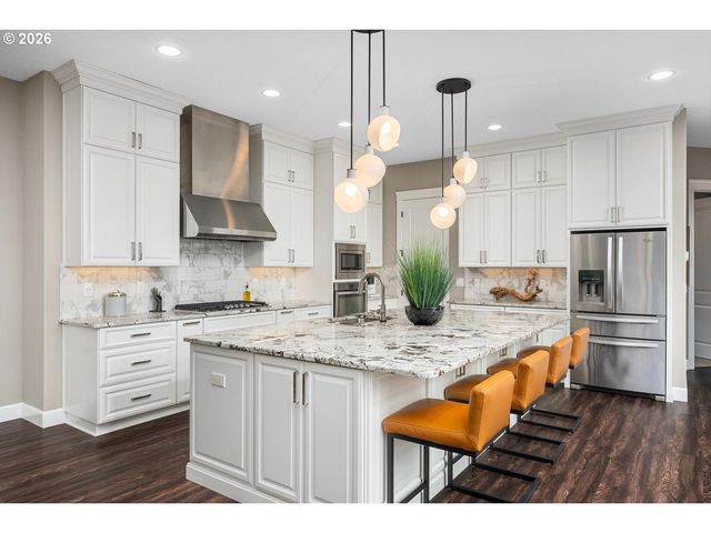 14341 Se LYON St, Happy Valley, OR 97086