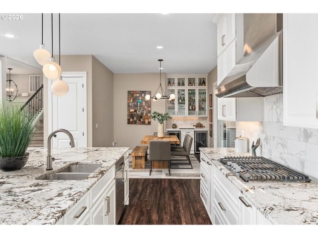 14341 Se LYON St, Happy Valley, OR 97086