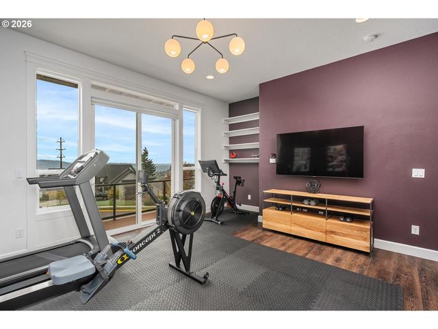 14341 Se LYON St, Happy Valley, OR 97086